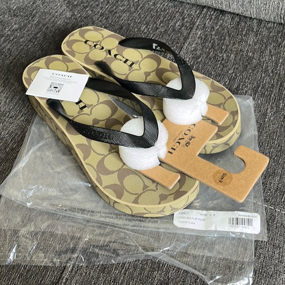 Coach Shoes - COACH - C8917 LYNN Flip Flips - Signature Khaki/Black - Sz 9 - NEW